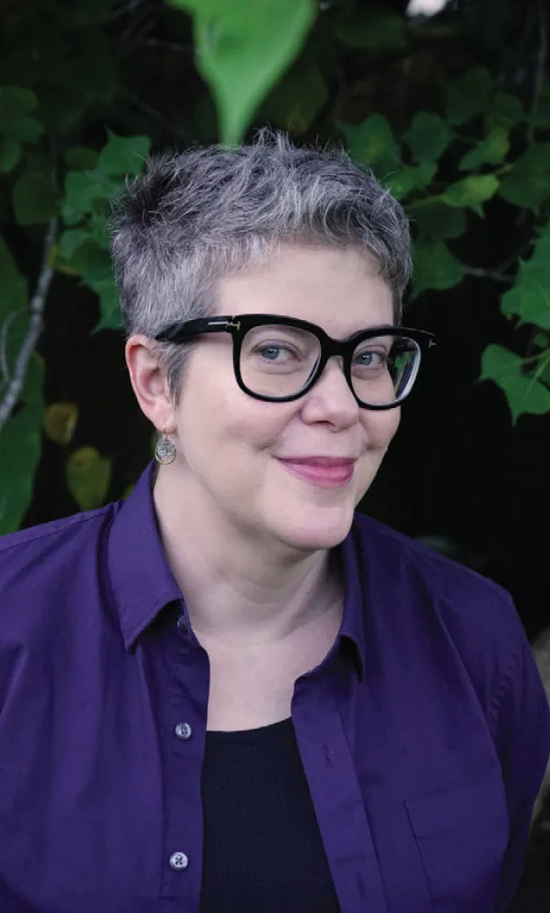 Claudia Gray