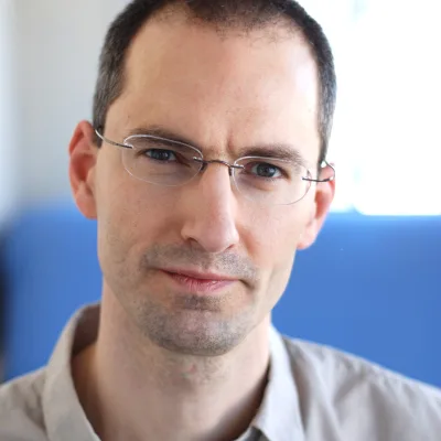Gareth Hinds