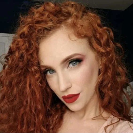Gracie the Cosplay Lass