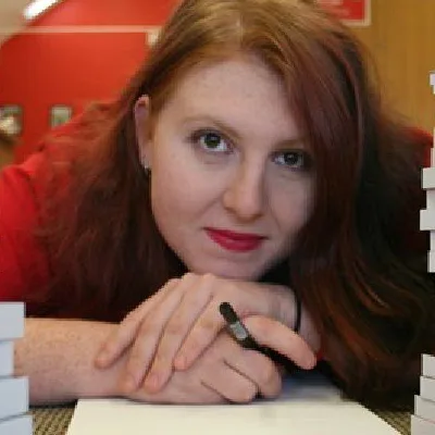 Holly Hunt