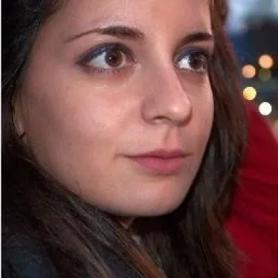 Laura Villari