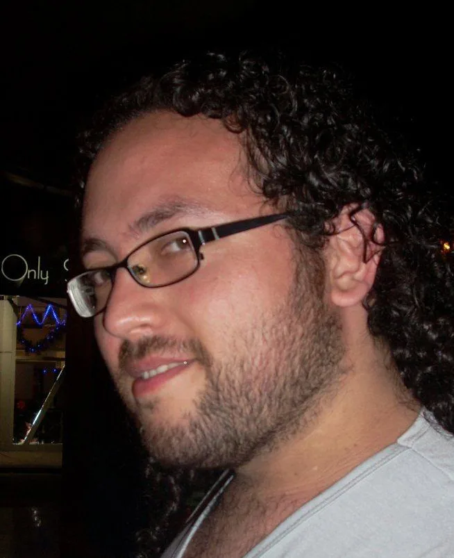 Rubén González
