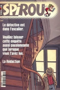 Le détective est dans l’escalier.