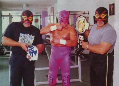Background for Los Villanos